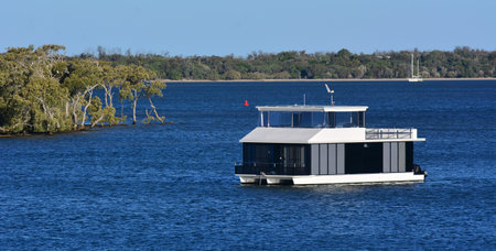 GOLD COAST - OCT 14 2014:Boat house in Gold Coast Queensland Australia.With 9 times more waterways than Venice, it's a boating paradise with over 260 Km of navigable waterways within the city.のeditorial素材
