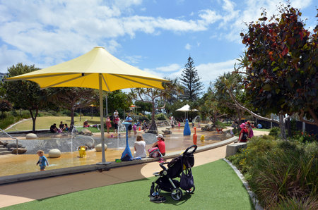 GOLD COAST - OCT 09 2014:Visitors in Broadwater Parklands in Gold Coast Queensland, Australia.The Rockpools is a popular free open water playground for family and children of all ages to enjoy.のeditorial素材