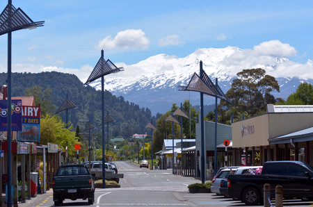 NATIONAL PARK, NZ - DEC 8 2014:Main street of Ohakune.Ohakune is a rural service town and a base for skiers using the Turoa skifield. on the southwestern slopes of the active volcano Mount Ruapehu.のeditorial素材