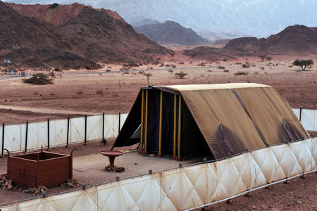 TIMNA, ISR - OCT 15:Model of the tabernacle on October 15 2008.According to the Hebrew Bible, it was the portable dwelling place for the divine presence from the time of the Exodus from Egypt.のeditorial素材