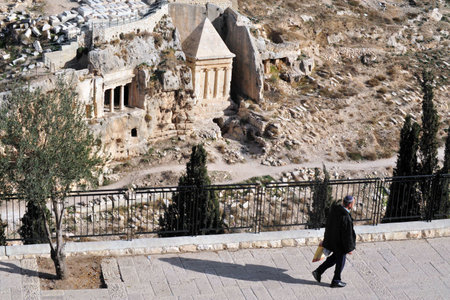 JERUSALEM - SEP 28:Jewish man pass by Tomb of Zechariah in Mt of Olives on September 28 2007 Jerusalem, Israel.It's believed to be the burial place of priest Zechariah and where the Messiah will trod.のeditorial素材