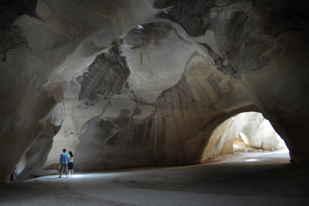 BET GUVRIN, ISR - JAN 02: Visitors at on the biggest bell cave in Bet Guvrin-Maresha National Park on Jan 02 2008.It's a series of 80 large caves connected by passageways dating to the 4th-9th centuries AD.のeditorial素材