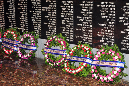 ASHDOD, ISR - OCT 28:Wreath of flowers at the annual ceremony to the Israeli Navy fallen soldiers on 28 Oct 2008. It's honoring those who had perished by the sea. Many of them have no grave on land.のeditorial素材