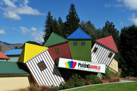 WANAKA - APRIL 19:Puzzling World on April 19 2009 Wanaka, New Zealand.The Great Maze is the first of the world's modern-style great mazes. It's two storeys high and has 1.5 km of confusing passages.のeditorial素材