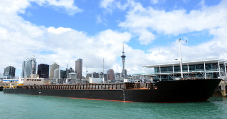 AUCKLAND,NZ - OCT 13 2015:Auckland Skyline, New Zealand.Auckland has been rated one of the world's top 10 cities to visit by travel bible Lonely Planet.のeditorial素材