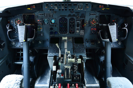 AUCKLAND - OCT 18 2015:Boeing 737 cockpit.It's the best-selling jet commercial airliner, continuously manufactured since 1967 with 8,725 aircraft delivered and 4,243 orders as of September 2015.のeditorial素材