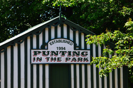 CHRISTCHURCH - DEC 04 2015:Punting boat shed on the Avon river Christchurch.It is an iconic tourist attraction of Christchurch, New Zealand.のeditorial素材