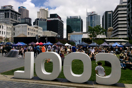 AUCKLAND,  NZL - DEC 12 2015:Auckland City Farmers Market.Auckland is the business capital of New Zealand and the largest and most populous urban area in the country.のeditorial素材