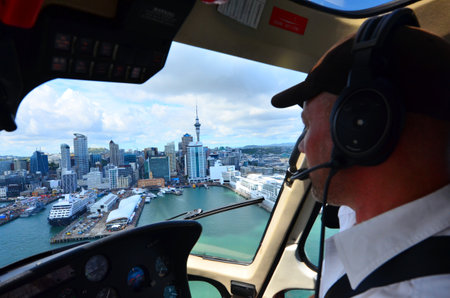 AUCKLAND - JAN 31 2016:Helicopter pilot fly over Auckland financial center.Auckland is the financial capital of new Zealandのeditorial素材