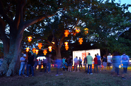 AUCKLAND - FEB 20 2016:Visitors in Auckland Lantern Festival.Its the largest Chinese festival in New Zealand with 800 handmade Chinese lanterns to celebrate Chinese New Year and Year of the Monkeyのeditorial素材