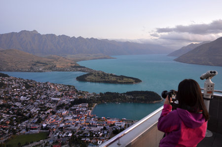 QUEENSTOWN, NZ - JAN 17:Visitor in Queenstown on Jan 17 2014.It's one of the most popular travel destination in New Zealand known for it's restaurants, ski tourism and extreme sport adventure.のeditorial素材