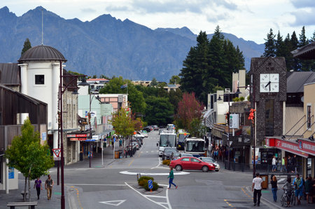 QUEENSTOWN, NZ - JAN 15:Visitors in Queenstown on Jan 15 2014.It's one of the most popular travel destination in New Zealand known for it's restaurants, ski tourism and extreme sport adventure.のeditorial素材