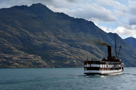 QUEENSTOWN, NZ - JAN 15:TSS Earnslaw on Jan 15 2014.It's one of the oldest tourist attractions in Otago and the only remaining commercial passenger coal-fired steamship in the southern hemisphere.のeditorial素材