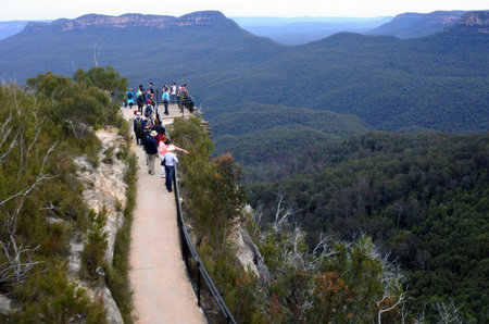 Aerial view of people visiting Prince Henry Cliff Walk in Katoomba over looking at the Jamison Valley in the Blue Mountains in New South Wales, Australia.のeditorial素材