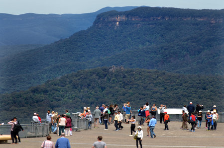 Aerial view of people look at Jamison Valley from Echo Point lookout in Katoomba in the Blue Mountains in New South Wales, Australia.のeditorial素材