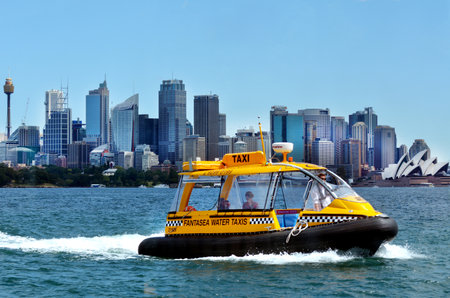 SYDNEY - OCT 19 2016: Sydney Harbour Water Taxis service one of the best way to see and visit Sydney Harbour's iconic landmarksのeditorial素材