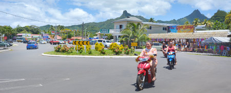 RAROTONGA - DEC 29 2017:Panoramic view of the main street in Avarua town the national capital of the Cook Islands.のeditorial素材