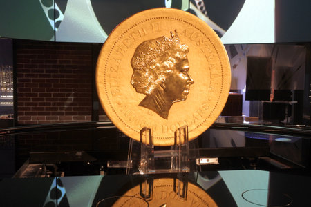 Perth, Western Australia - November 17 2019: Aussie one-tonne gold coin the world's biggest. A gold coin worth $53.5 million is the world's largest piece of legal tender, created by the Perth Mint.のeditorial素材
