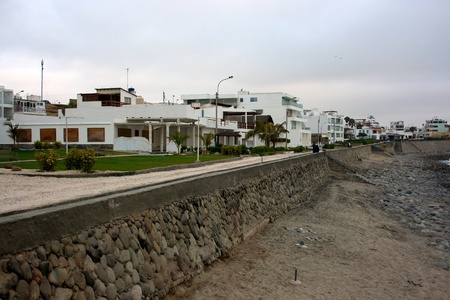 Houses along the coast of Peruの写真素材