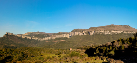 The imposing mountain of the route by El Far