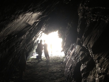 A mystical seaside caveの素材