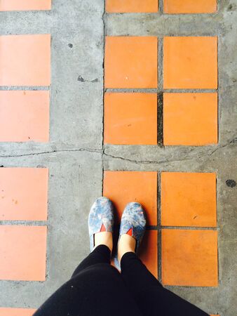 A traveler standing on the floorの素材