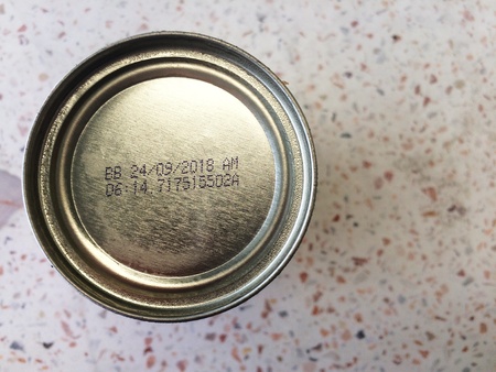 Drum Bottle Beverage Displays with Expiration Display, Consumer Safety conceptの素材