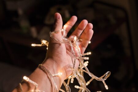 hand lift LED light bulb wire up