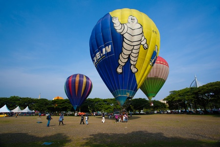 PUTRAJAYA, MALAYSIA - MARCH 30   The tethered hot air balloon rides for public at the 5th Putrajaya International Hot Air Balloon Fiesta in Putrajaya, Malaysia on March 30, 2013  のeditorial素材