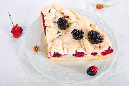 Blackberry meringue cakeの写真素材