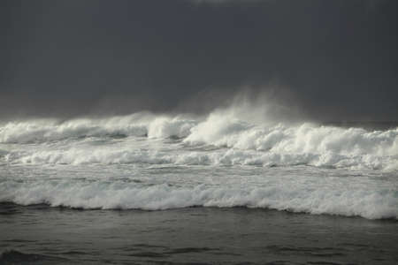 Big wave crashing の写真素材