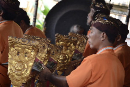 Hindu devotees perform a religious ceremony in Kolkata.の写真素材
