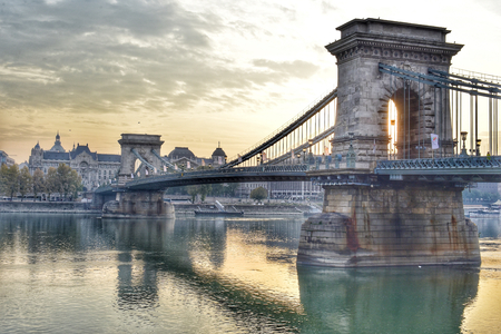 Sceneric warm light across Chain bridge in the morning, Budapest Hungaryのeditorial素材