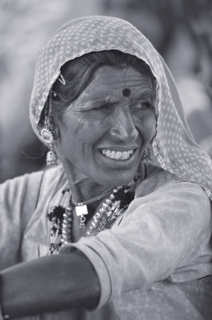 Portrait of an old Indian woman wearing traditional clothes in Kolkata.のeditorial素材