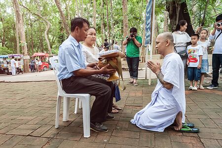 Chaingmai - July 25: Naga who will be ordained as the new one pray and ask for forgiveness his family in the Newly Buddhist ordination ceremony on July 25, 2015 in Chaingmai, Thailand.のeditorial素材
