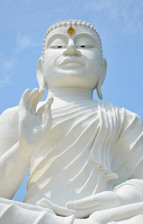 white buddha image with blue sky   , northeast of  Thailandの写真素材