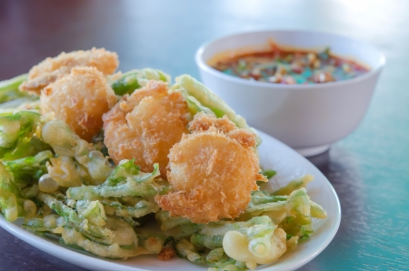 crispy shrimp and crispy vegetable served with chili sauce , sweet and sour の写真素材