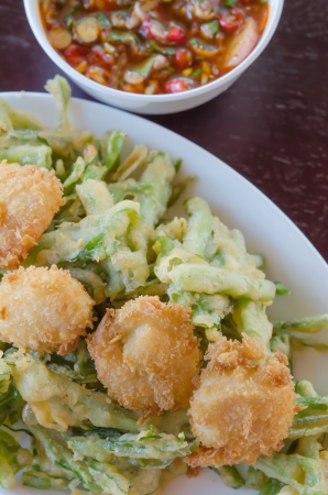 top view crispy shrimp and crispy vegetable served with chili sauce , sweet and sour foodの写真素材