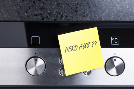 Image shows an notification at an electric kitchen stove