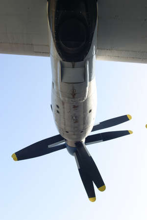 Turbine of a heavy cargo aircraft with twin propellers