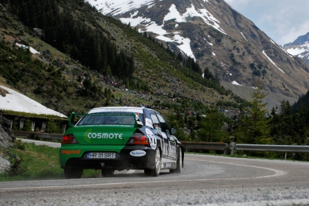 TRANSFAGARASAN, ROMANIA - MAY 7 2010: Szabo Gergo/Csegzy Levente - Mitsubishi Lancer EVO 9 - Rally Arges - Transfagarasan 2010のeditorial素材