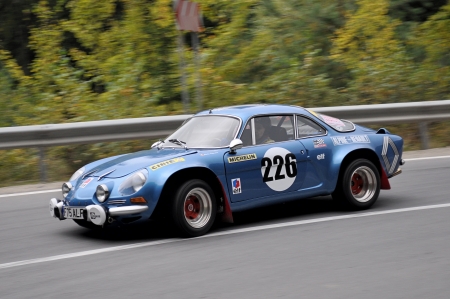 RASNOV, ROMANIA - SEPTEMBER 30 2010: Popescu Horia - Alpine Renault A110 - Trophy Rasnov 2010のeditorial素材