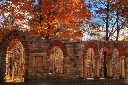 A view of the Mackenzie King Estate ruins in the fallの写真素材