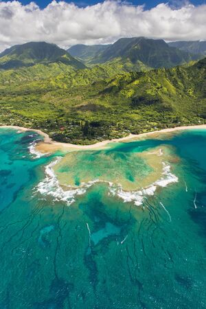 View on Na Pali Coast on Kauai island on Hawaii in a sunny dayの写真素材