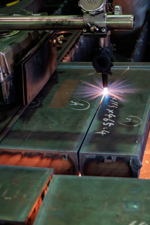 Machine for gas fusing extremely thick steel plates in ironworks Cutting