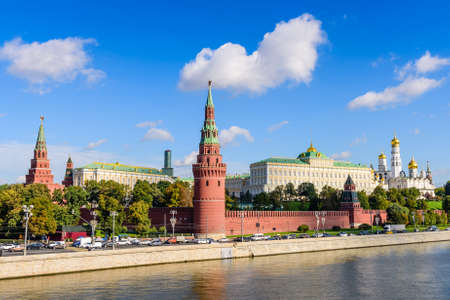 MOSCOW, RUSSIA - SEPTEMBER 19: Moscow Kremlin and Kremlin quay in September 19, 2015, Moscow, Russia.のeditorial素材