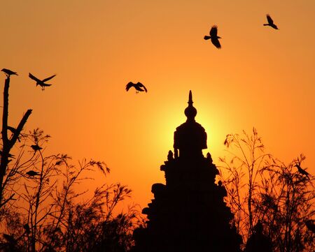 Shore Temple Mamallapuram with Birds at Sunsetの写真素材