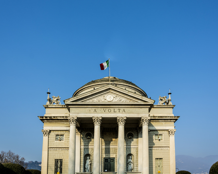 The Italian Volta Temple; Volta Temple in Inglese is a museum in the city of Como, Italy That is dedicated to Alessandro Volta, a prolific scientist and the inventor of the electrical battery. Volta was born in Como in 1745, held His First professorship tのeditorial素材