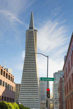 San Francisco, Ca, USA, October 22, 2016: The Transamerica building with the Broadway street signのeditorial素材