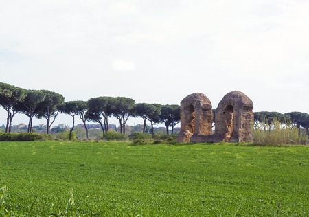 Parco degli acquedotti along the Appian way in Romeの写真素材